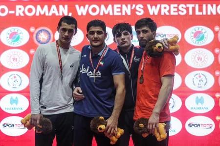 Azərbaycan güləşçiləri Çempionlar turnirində 10 medal qazanıblar