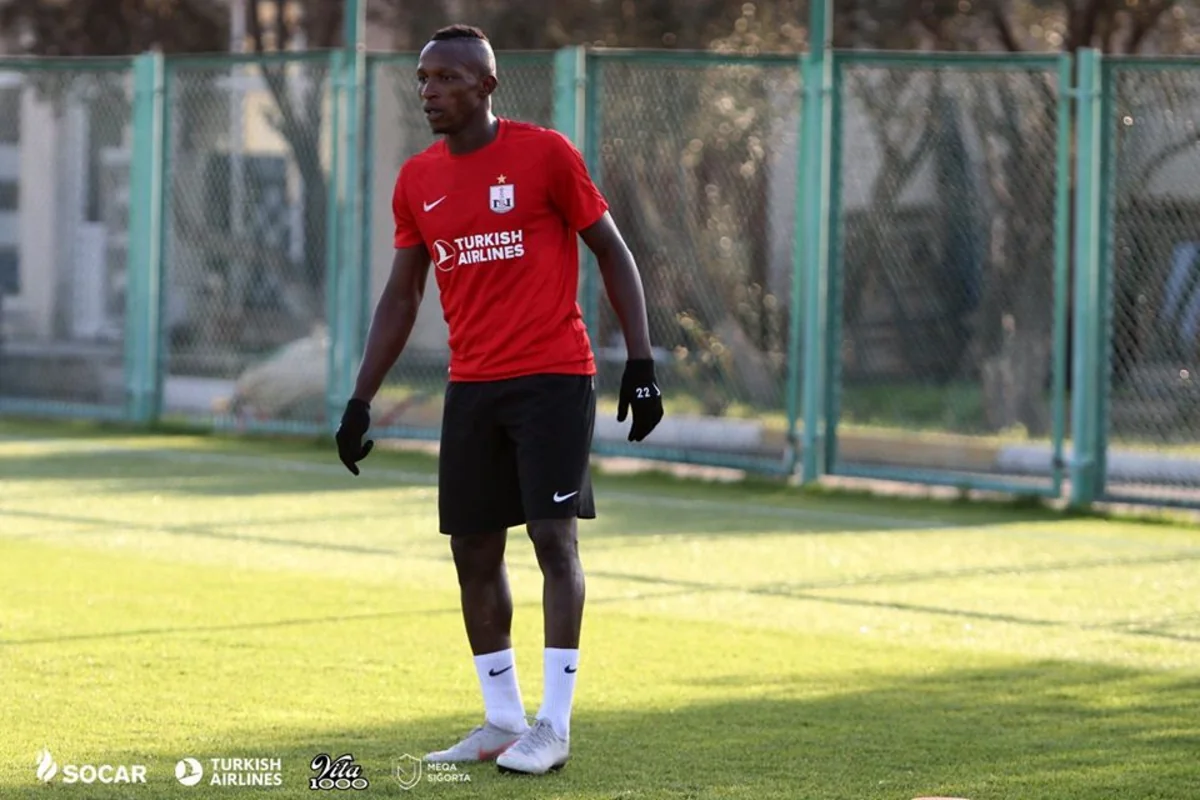 “Neftçi” klubu baxışa daha bir futbolçu dəvət edib