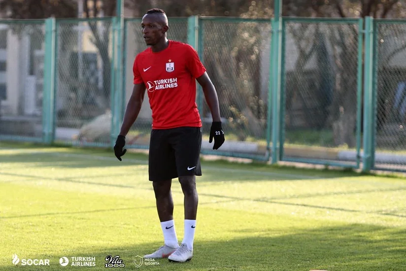 “Neftçi” klubu baxışa daha bir futbolçu dəvət edib