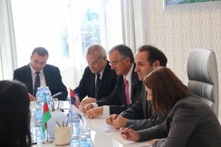 Əbülfəs Qarayev Serbiya baş nazirinin müavini ilə görüşüb