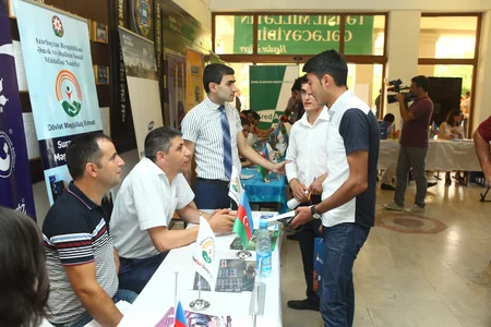 Əmək və Əhalinin Sosial Müdafiəsi Nazirliyi tələbə və məzunlar üçün aktiv məşğulluq tədbiri keçirib