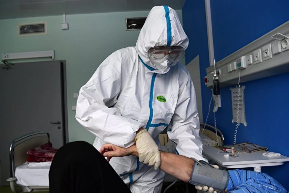 Russian expert names 3 main risk factors for COVID patients