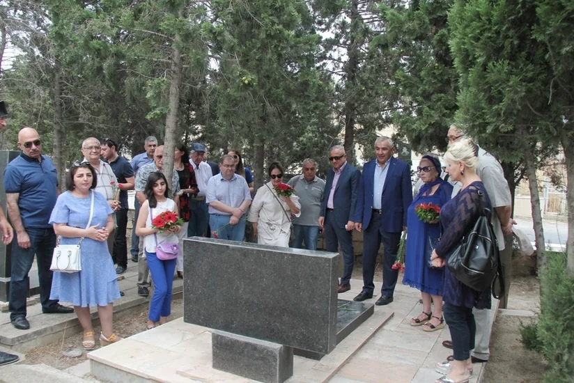 Milli Kino Günü ilə əlaqədar kino xadimlərinin məzarları ziyarət edilib