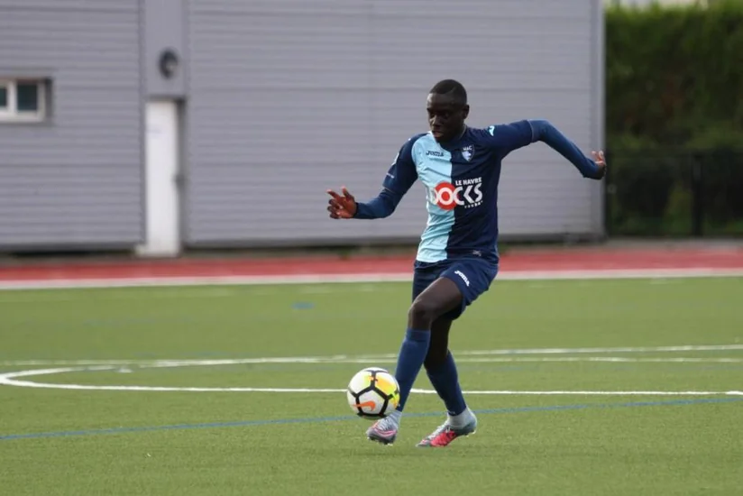 Fransa klubunun 18 yaşlı futbolçusu vəfat edib
