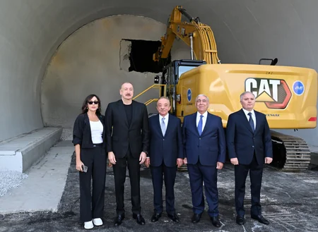 İlham Əliyev və Mehriban Əliyeva Toğanalı-Kəlbəcər-İstisu avtomobil yolunda görülən işlərlə tanış olublar - YENİLƏNİB