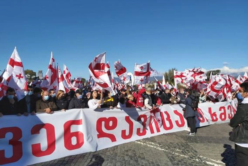 Gürcüstan müxalifəti təkrar seçkilər tələbi ilə Tbilisidə mitinq keçirir