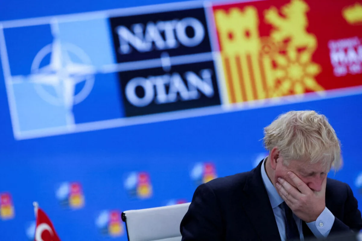 Reuters: Джонсону грозит отставка