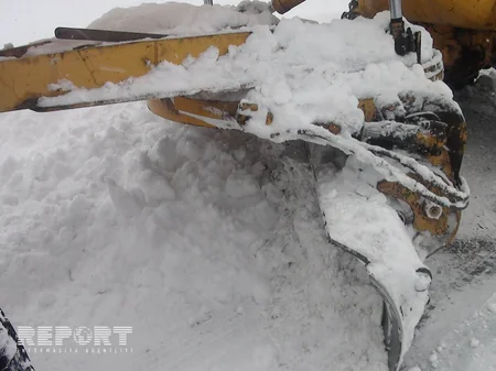 Qaxda bəzi yerlərdə qarın qalınlığı 90 sm-ə çatıb - FOTO