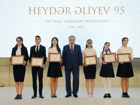 “Ən yaxşı təqdimat” müsabiqəsinin qalibləri Bakıda mükafatlandırılıb