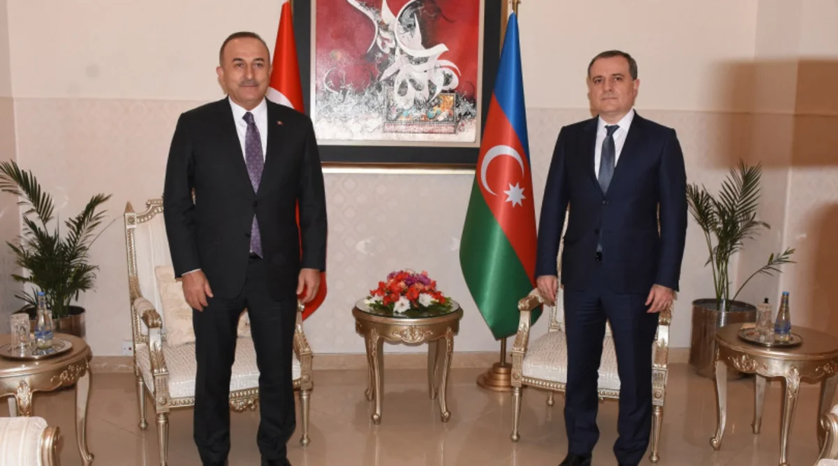Ceyhun Bayramov Mövlud Çavuşoğlu ilə Qarabağ bəyanatını müzakirə etdi