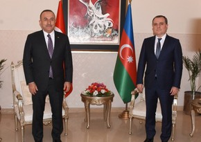 Ceyhun Bayramov Mövlud Çavuşoğlu ilə Qarabağ bəyanatını müzakirə etdi