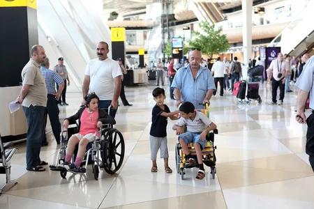 Sağlamlıq imkanları məhdud 25 uşaq Türkiyəyə bərpa müalicəsinə yola salınıb