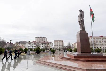  Naxçıvanın yeni əmək və əhalinin sosial müdafiəsi naziri kollektivə təqdim olunub