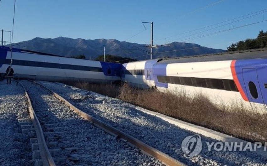 Cənubi Koreyada sürət qatarı relsdən çıxıb, 14 yaralı var