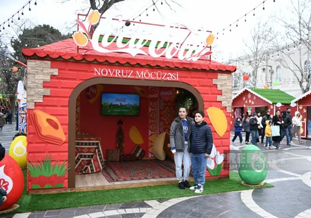 Yağışlı Bakı küçələrində baharın nəfəsi duyulur - FOTOREPORTAJ