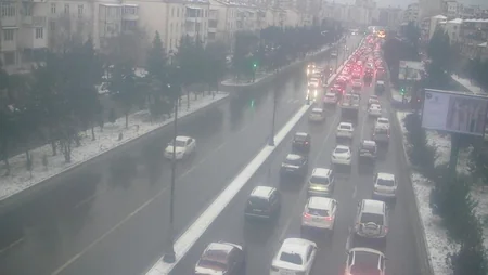 BNA Bakıda yollara yağan qar haqqında açıqlama verdi
