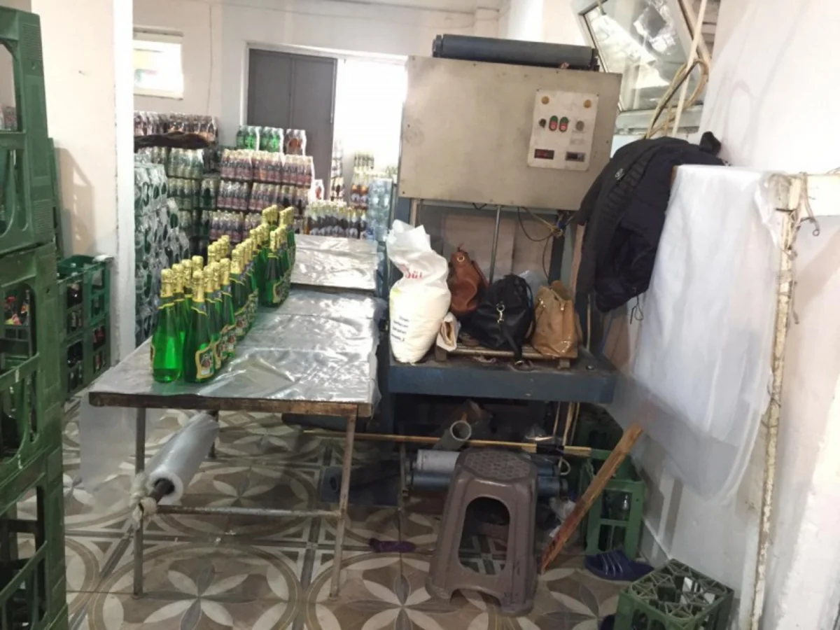 Suraxanıda alkoqolsuz içkilərin istehsalı müəssisəsində nöqsanlar aşkarlanıb