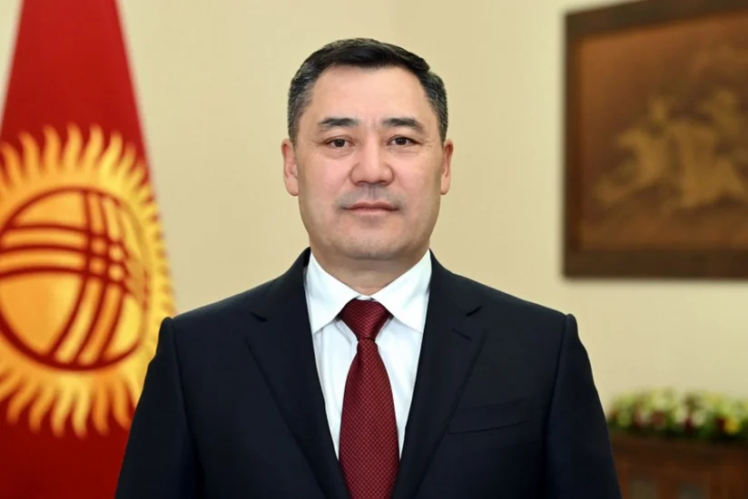 Sadır Japarov Fəxri xiyabanda Ulu Öndər Heydər Əliyevin məzarını ziyarət edib