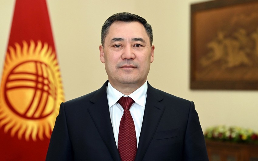 Sadır Japarov Fəxri xiyabanda Ulu Öndər Heydər Əliyevin məzarını ziyarət edib