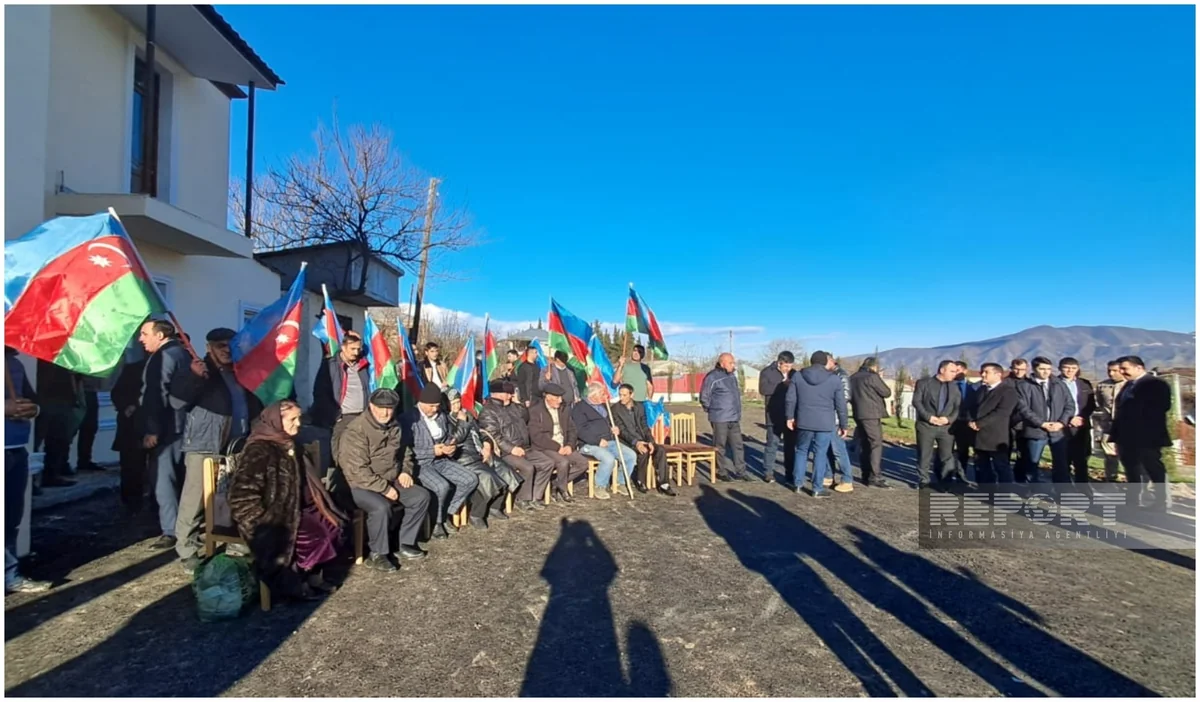 Xocalının Ballıca kəndinə ilk köç karvanı çatıb, sakinlərə evlərin açarları təqdim edilib - YENİLƏNİB