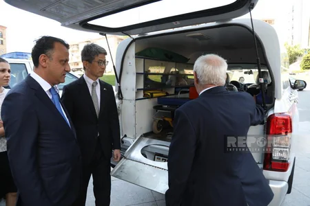 Qazax və Samux xəstəxanalarına yeni təcili tibbi yardım avtomobilləri verilib