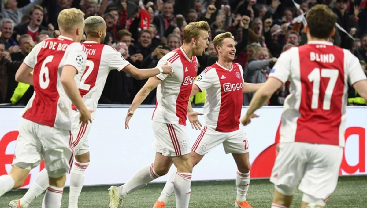 ПАОК и Аякс сыграли вничью в матче третьего квалификационного раунда Лиги чемпионов