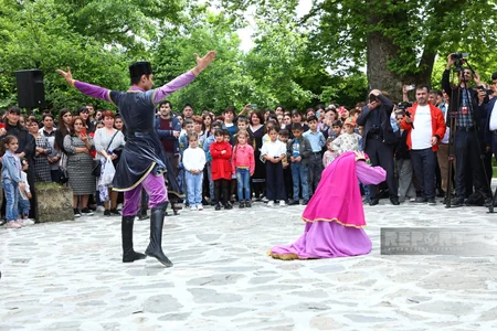 Qəbələdəki Cotari kilsəsində Pasxa bayramı qeyd edilib - YENİLƏNİB