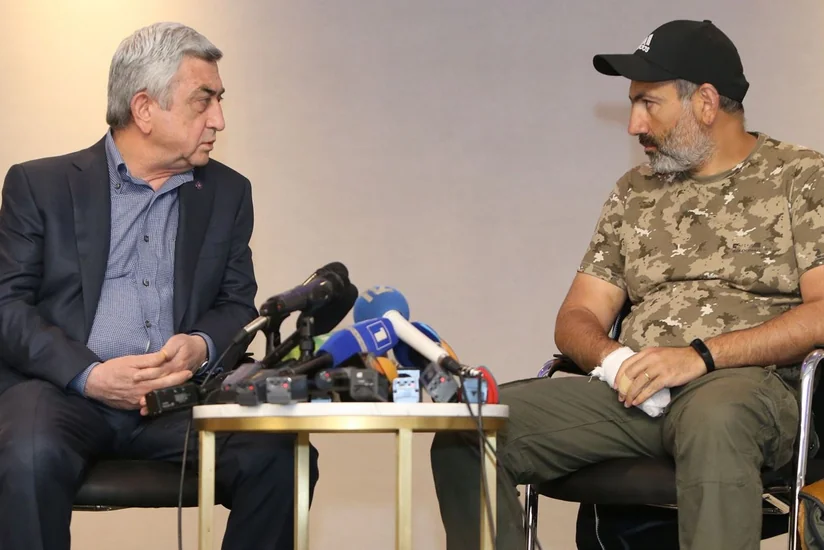 Sarqsyan Paşinyanı təhqir etdi: Sən alnına satqın yazılan qorxaq rəhbərsən