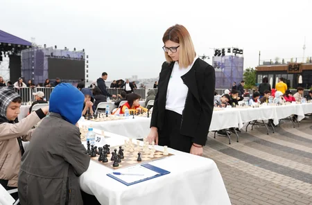 Məşhur şahmatçılar Heydər Əliyevin 100 illiyinə həsr olunan seansda iştirak ediblər