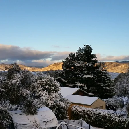 ​В первый день зимы в Австралии выпал снег - ФОТО
