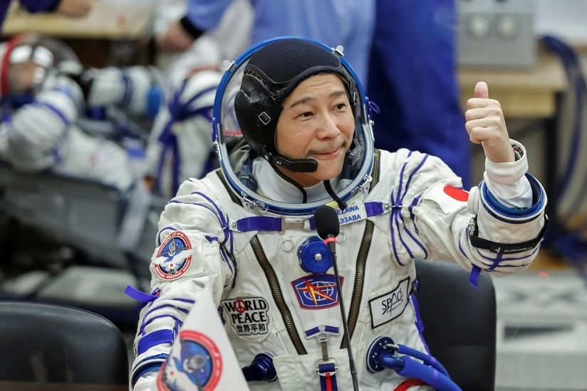 Japanese billionaire Maezawa cancels SpaceX Moon mission