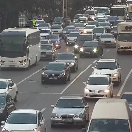 Bakının bir sıra yollarında tıxac müşahidə olunur