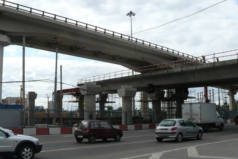 В Москве девушка разбилась, упав с моста во время селфи