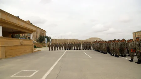 Azerbaijani defense minister views young officers’ training process