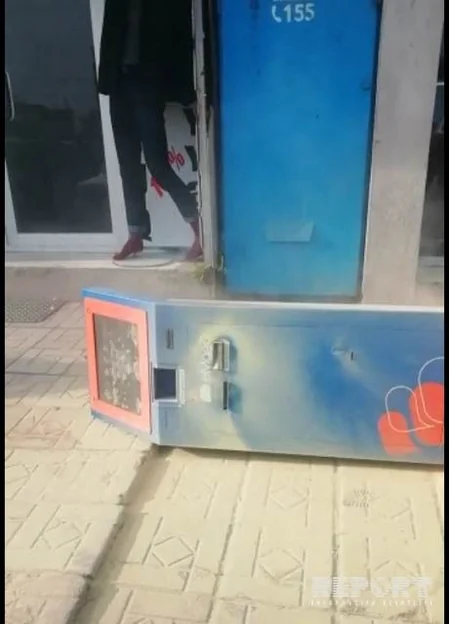 Bakıda “E-manat” ödəniş aparatında tüstüləmə olub, külli miqdarda pul yararsız hala düşüb - FOTO