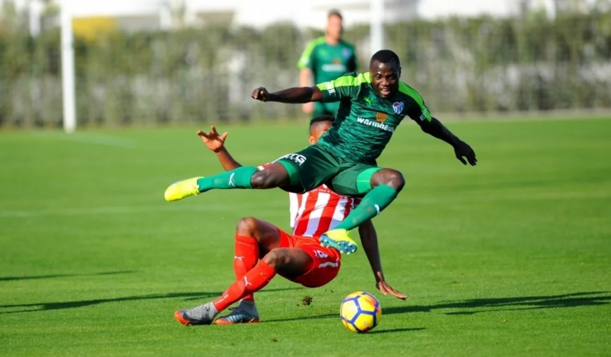 Qarabağ Bursasporun hücumçusunu transfer edib
