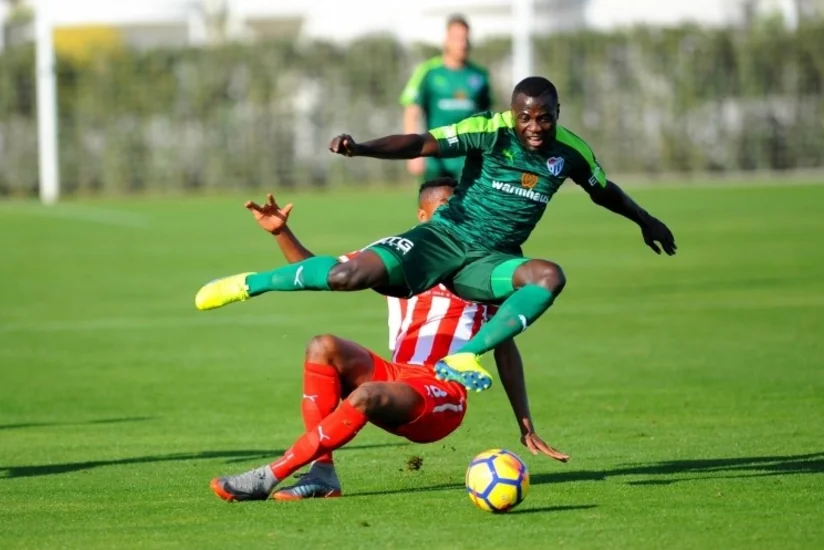Qarabağ Bursasporun hücumçusunu transfer edib