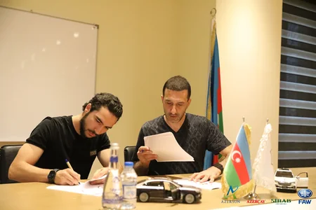 Карабах продлил контракты с еще двумя игроками