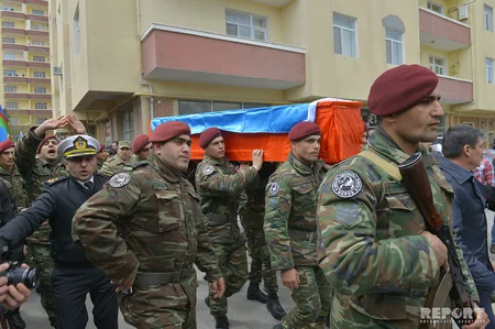 Azərbaycan ordusunun şəhid polkovniki və onun əsgəri Şəhidlər Xiyabanında dəfn edilib - FOTO - YENİLƏNİB