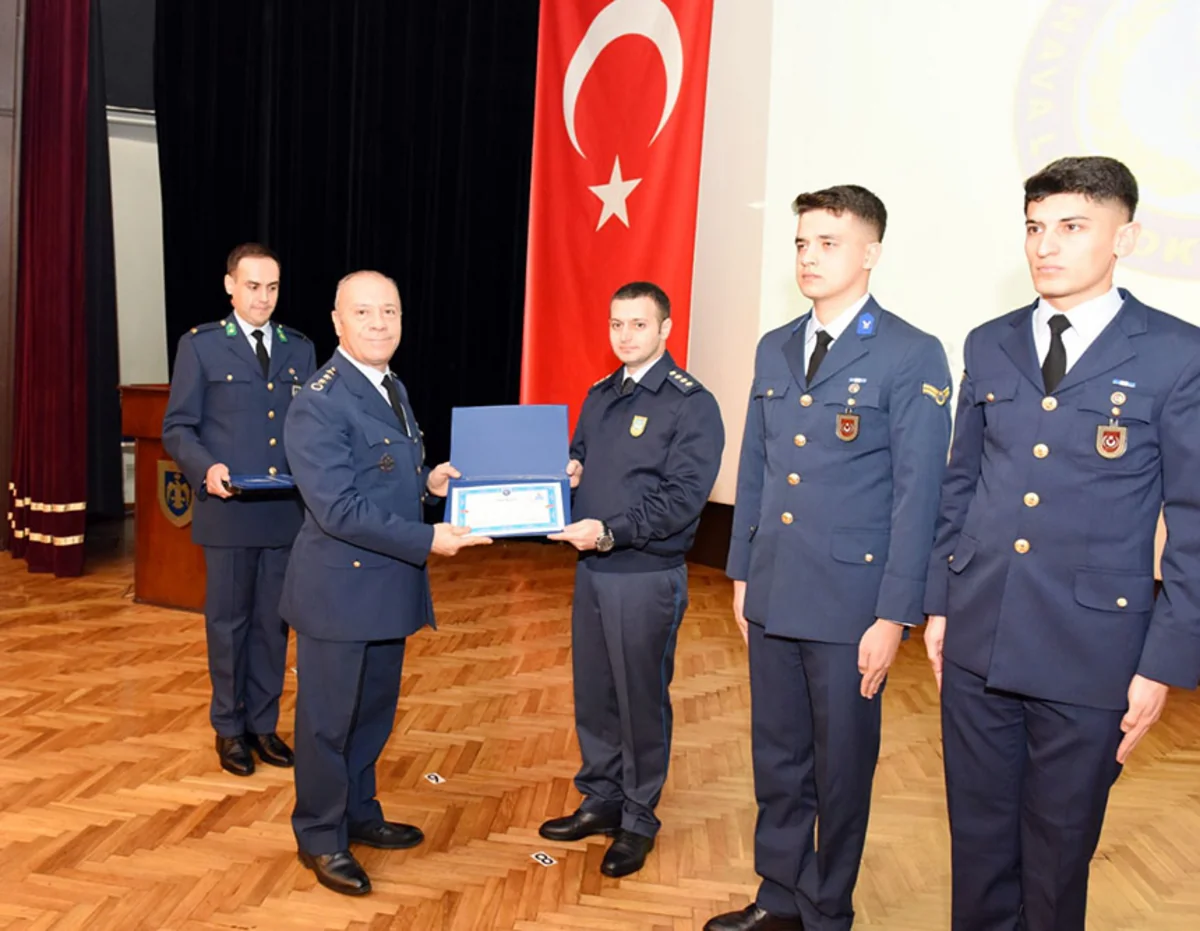 Azerbaijani serviceman takes first place in course in Türkiye