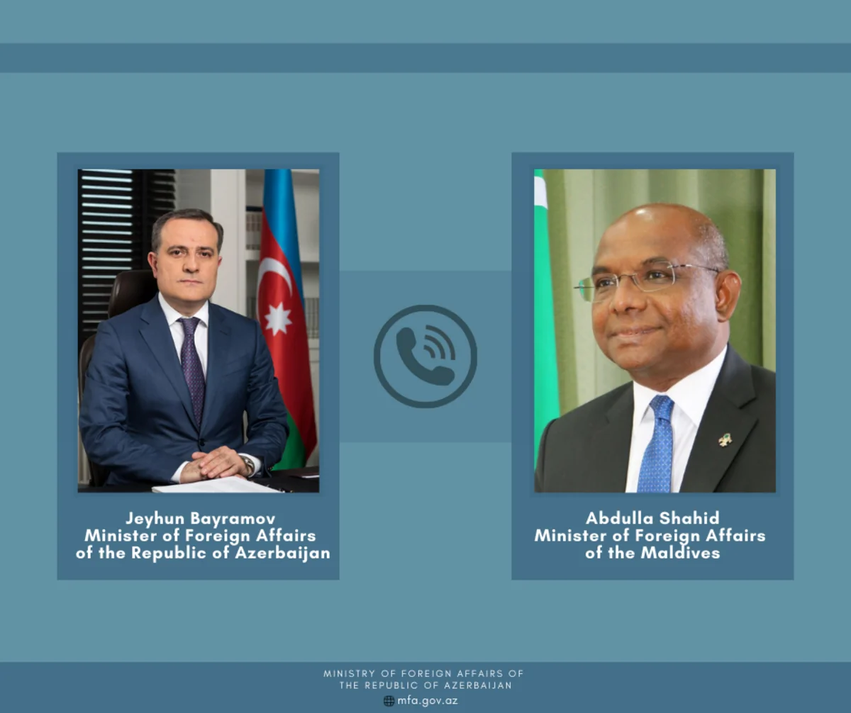 Azerbaijani, Maldivian FMs hold phone conversation 
