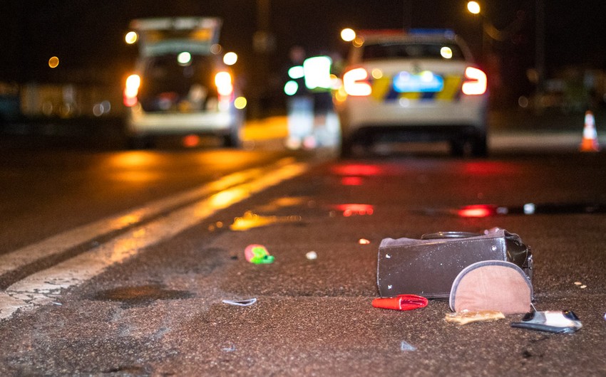 Salyanda avtomobil 54 yaşlı qadını vurub