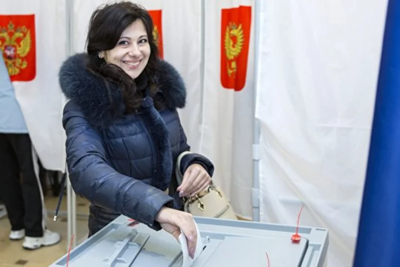 Rusiya seçicilərinin 51,9 faizi prezident seçkilərində səs verib