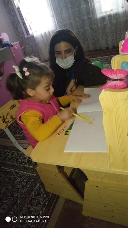 Dövlət Komitəsinin əməkdaşları azyaşlı Xədicəni ziyarət ediblər