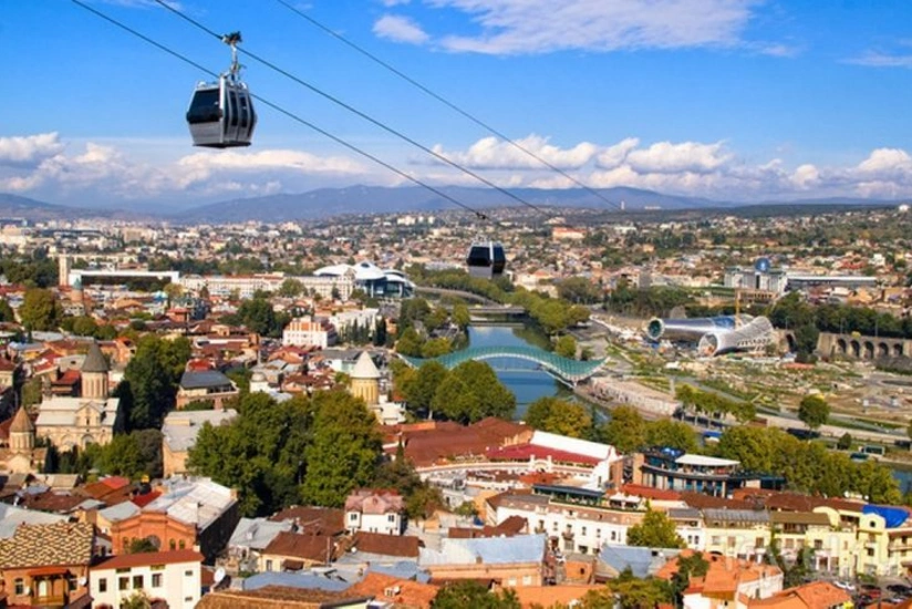 Gürcüstan beynəlxalq turizm gəlirlərini 11 dəfə artırıb