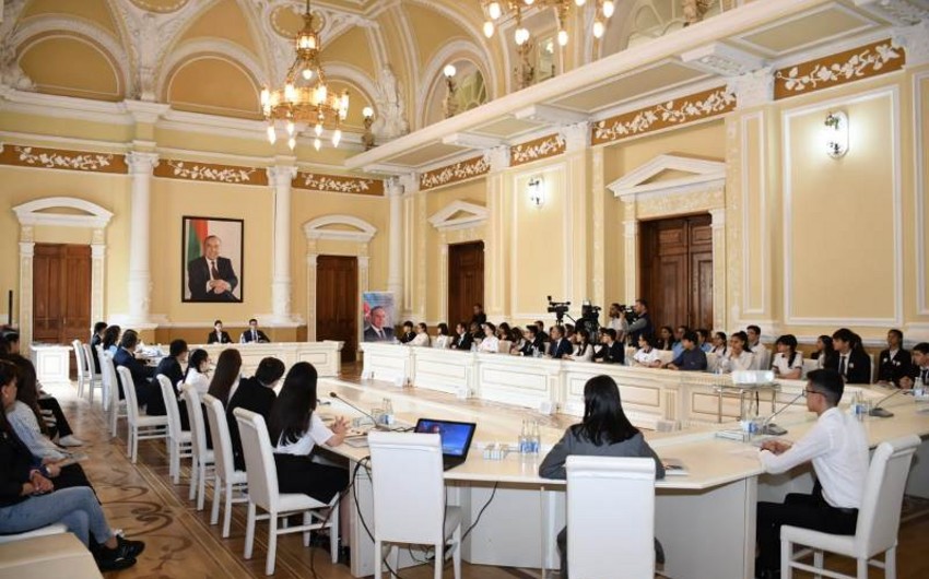 BŞİH-də “Heydər Əliyev və Azərbaycan tarixi” mövzusunda ənənəvi elmi-praktik konfrans keçirilib