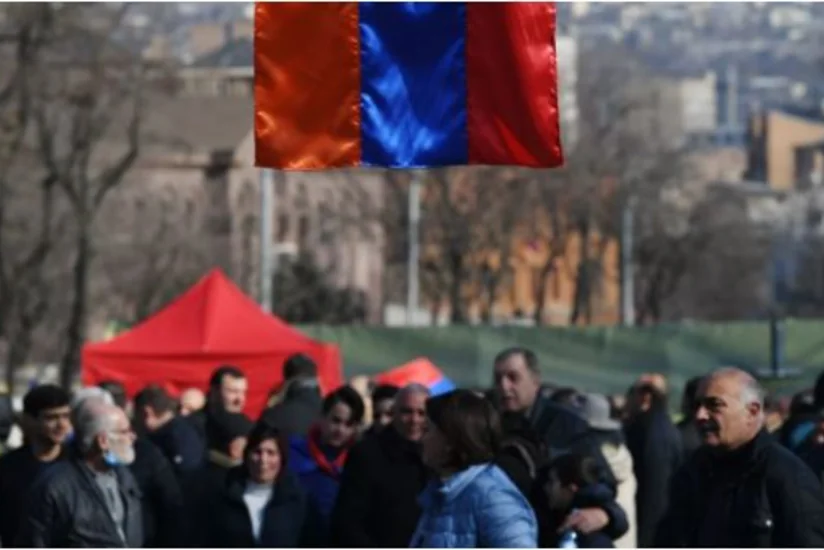 Yerevanda müxalifət yenidən parlamentin qarşısına qayıtdı
