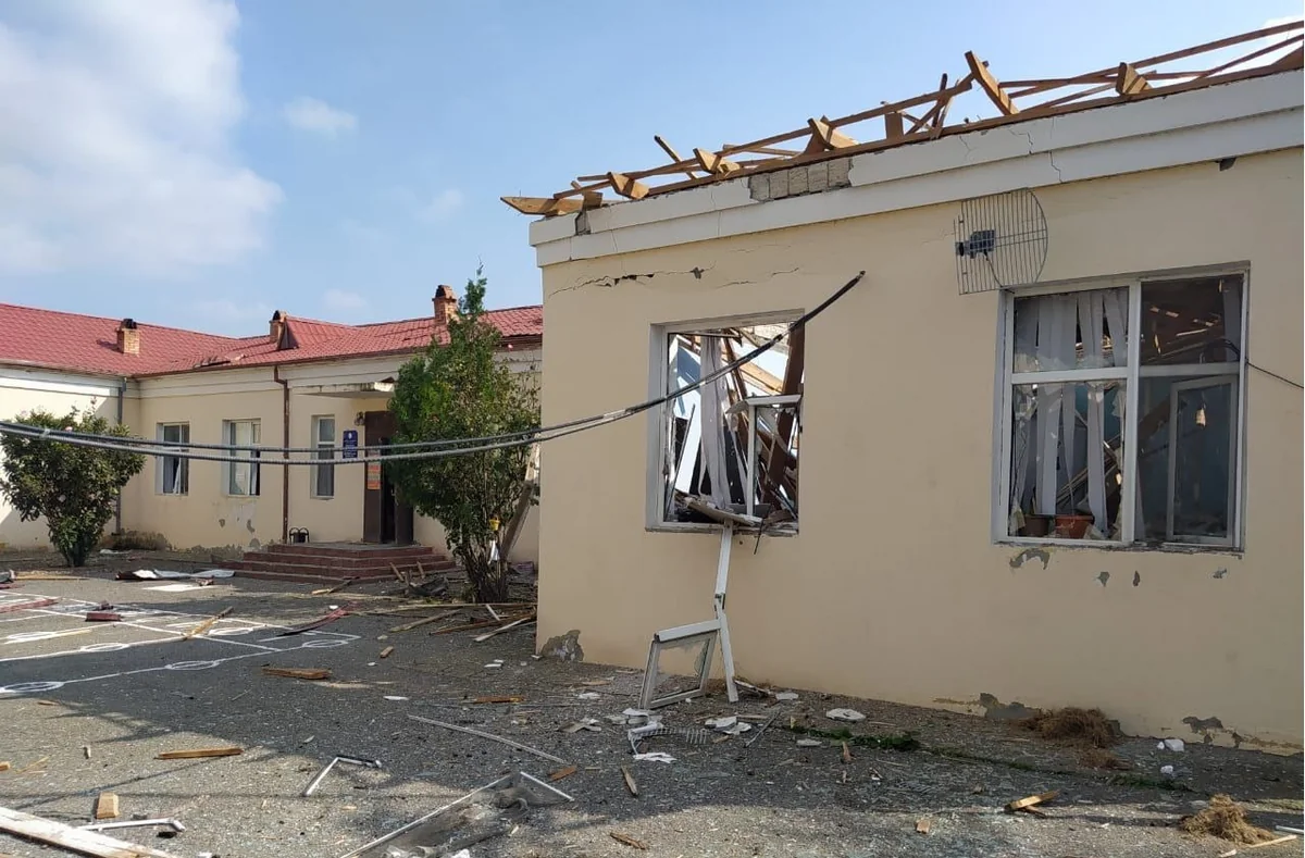 Армяне сбросили артиллерийский снаряд на школу в Тертере