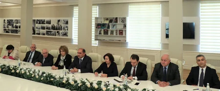 Azərbaycanda məktəbli geyimləri necə olsun?