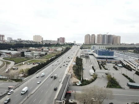 Prezident Bakı-Sumqayıt yolunun genişləndirilməsi  çərçivəsində görülən işlərlə tanış olub - YENİLƏNİB